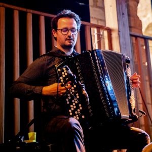 Lire la suite à propos de l’article [PLAYLIST] Les influences de Christophe Girard – Melusine